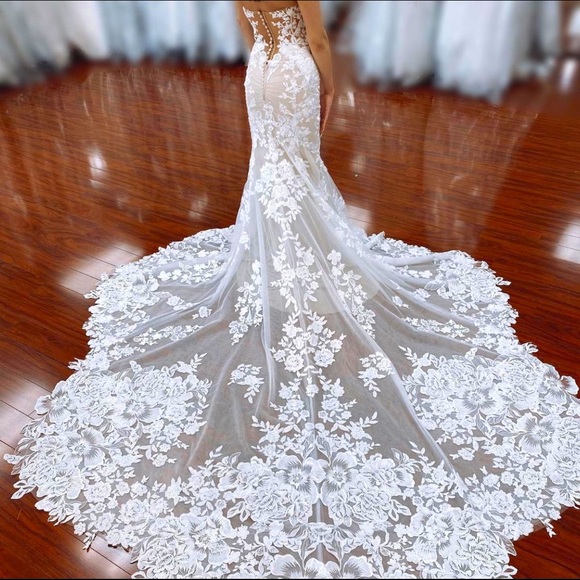 Martina Liana Wedding Dress Style 1103 - Brand New - Never Worn - Picture 3 of 15